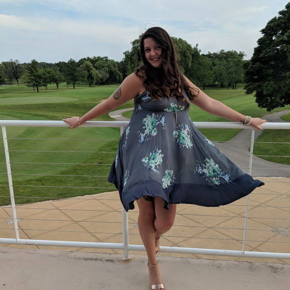 Meet your Posher, Vivianna - Picture 1 of 1